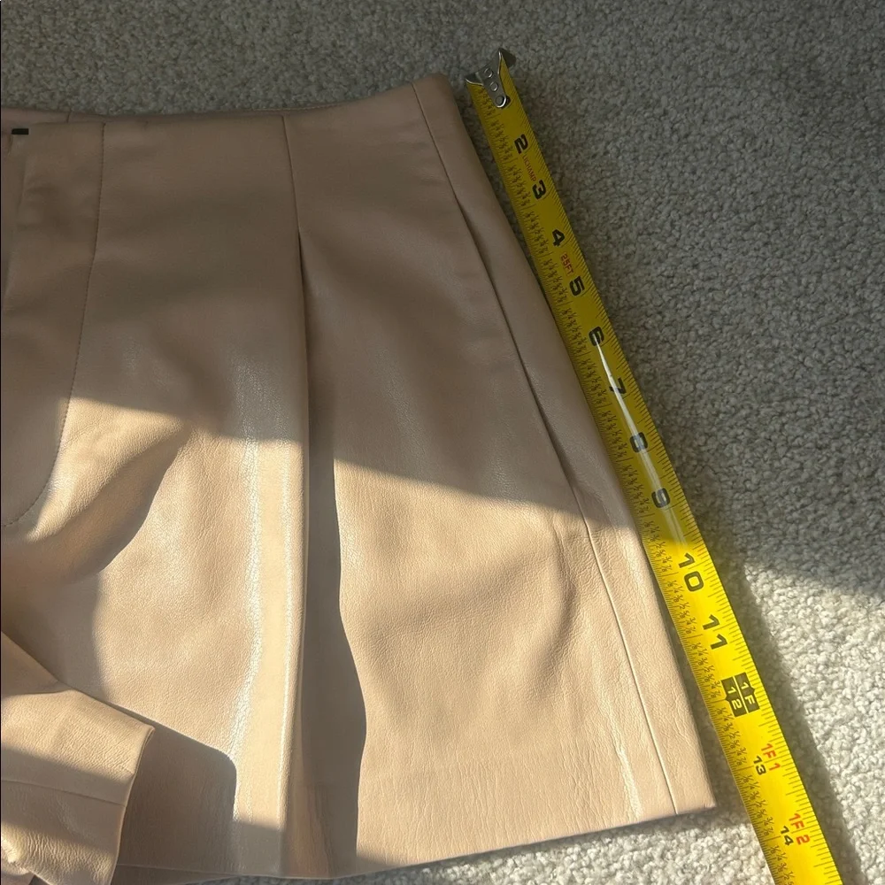 New Alice and Olivia Steffie faux leather shorts - Picture 9 of 16